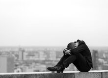 تفاوت غمگین بودن و افسردگی چیست؟
