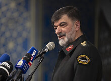 رادان: پیرزن‌ها و پیرمردهای شکست خورده پشت کامپیوتر نشسته‌اند و می‌خواهند ما را شکست دهند