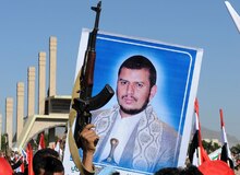 گزارش آتلانتیک از جایگاه ویژه حوثی‌ها در جهان عرب؛ حالا با عبدالملک الحوثی مثل چه‌گوارا رفتار می‌شود‌