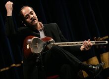پاره کردن بنرهای کنسرت در آبادان/ کیوان ساکت: شاید به دلیل حمایتم از آقای روحانی این کار را کرده‌اند