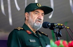 محسن رضایی: ایران صاحب این تنگه است و اجازه دخالت آمریکا را نمی‌دهد/ هر تهدیدی علیه ایران پاسخ می‌گیرد