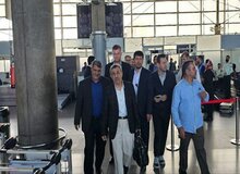 تحصن محمود احمدی نژاد در فرودگاه /او همچنان منتظر خروج از کشور است