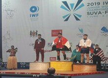 افشین طاهری مدال نقره قهرمانی جوانان جهان بر گردن آویخت