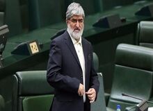 رئیس‌جمهور باید جسور باشد/ روحانی مقداری محجوب است به همین دلیل حقش را از بین می‌برند/ تغییر قانون اساسی همیشه در زمان آرامش انجام می شود
