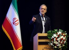 پزشکیان: نخبه کسی است که اگر به مشکل برخورد، در نرود