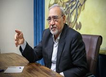 نعمت الله ایزدی دیپلمات سابق: حزب توده در دهه ۶۰ به هاشمی و موسوی اطلاعات می دادند