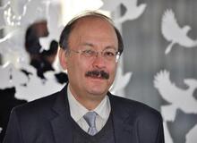 بیژن عبدالکریمی به دلیل اظهاراتش درباره سلطنت پهلوی در سخنرانی ۳۰ اردیبهشت ۱۳۹۸ اخراج شد/ تعدادی از دانشجویان هم از دانشگاه آزاد اخراج شدند

