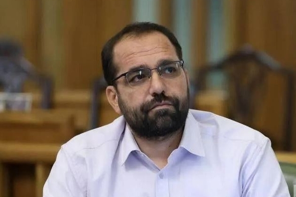 علوی، عضو شورای شهر تهران:  باز کردن تنگه هرمز بدون دریافت عوارض، مصداق «تسلیم در برابر طاغوت» است/اصرارکنندگان به رهایی تنگ هرمز دچار ترس راهبردی شدند/ تصمیم‌گیران ترور رهبری در واشنگتن باید قصاص شوند/ .تنگه هرمز «ترمز دستی» ایالات متحده در منطقه است 
