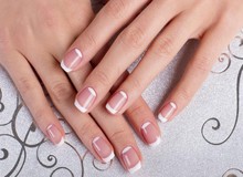 عدم پخش یک مسابقه در صداوسیما / علت: لاک ناخن یکی از زنان شرکت کننده در مسابقه
