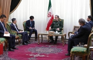 دبیر شورای عالی امنیت ملی: شرط بازگشایی تنگه هرمز، پایان جنگ و آزادسازی پول‌های ایران است