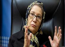مینو محرز: واریانت دلتا مانند برق سرایت می کند؛  انتخابات نباید برگزار می‌شد/ هر تجمعی اشتباه است