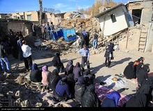 همه کمک های بلاعوض به زلزله زدگان پابرجاست/ در خصوص اسکان موقت، اختیار با خانواده هاست که یا کمک بلاعوض دریافت کنند یا کانکس دولتی