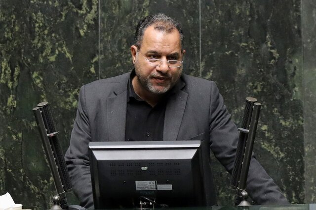 قرائت متن نامه ۲۰۹ نماینده مجلس درباره درخواست اجرای قانون حجاب و عفاف 