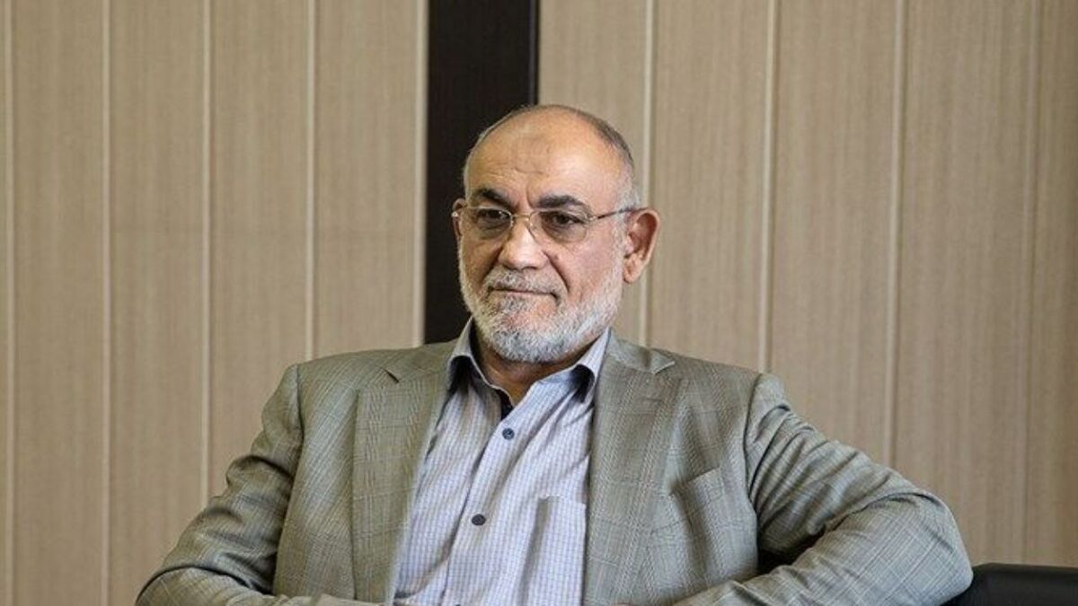 لاریجانی ظرفیت نیروسازی و کادرسازی دارد/ لاریجانی از عرصه سیاسی کشور کنار نمی‌کشد/ هیچ‌کس، حتی اگر از این نظام دلخور هم باشد، نباید کنار بکشد
