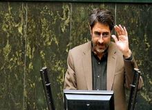 نماینده مجلس:  شاهد تورم ۶۰ درصدی در بعضی از کالاها خواهیم بود/  با کمبود و افزایش بی رویه قیمت دارو مواجه هستیم/ دولت‌ها با مافیای خودرو همسو شده اند/ مافیای نظام بانکی به هیچ صراطی مستقیم نیست