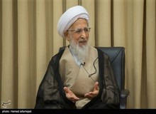 آیت‌الله ‌جوادی‌آملی: اختلاس‌های میلیاردی از افراد عادی ساخته نیست/ مشکلات اقتصادی باعث می شود حتی یک حکومت بزرگ هم سقوط کند