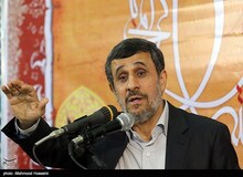 احمدی‌نژاد: مردم تا می خواهند اعتراض کنند عده ای می آیند آتش می زنند و بهانه درست می کنند/ من از نقشه های پشت پرده خبر دارم