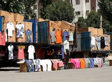 کشف انبار هزاران لباس قاچاق در بازار تهران