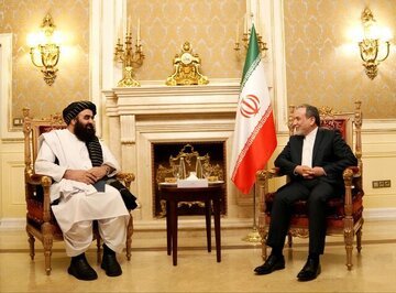 عراقچی: ایران آماده همکاری برای کاهش تنش‌های پاکستان و افغانستان است