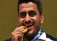 قهرمان المپیک مدال خود را تقدیم به آرتین کرد +عکس