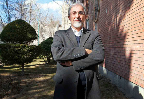 شاهد یک سرمایه‌داری هار و بی‌منطق هستیم/ همتی و بانک مرکزی نقشی در مدیریت بازار ارز ندارد/ دولت از راه کاهش ارزش پول ملی کسب درآمد می‌کند