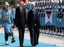 روحانی مورد استقبال رسمی همتای ترک خود قرار گرفت/ اردوغان به فارسی خوشامد گفت
