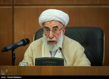 ناظران ما نظارت می کنند که کسی از سیاست های رهبری تخطی نکند