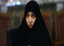 انتقاد عضو موتلفه از منتقدان حذف نام امام خمینی از راهپیمایی ۲۲ بهمن/ لاله افتخاری: مگر امام نفرمودند پشتیبان ولایت فقیه باشید؟