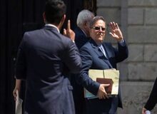 یحیی آل اسحاق: اول باید سیاست‌های رئیس جدید معلوم شود/ حاتمی یزد: هیچ تغییری در وضعیت ارزی کشور به وجود نمی‌آید