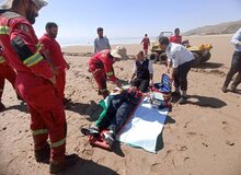 جان باختن یک زن بر اثر سقوط پاراگلایدر تفریحی در دریاچه مهارلوی شیراز 