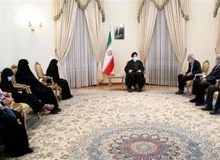 «امامزدایی» به روش دولت انقلابی/ تصویر بنیانگذار جمهوری اسلامی در محل دیدارهای رسمی ابراهیم رئیسی حذف شد
