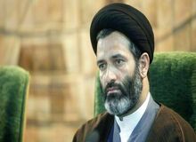 نماینده مجلس: بازار سیمان و فولاد را با دست خودمان به مافیا داده‌ایم
