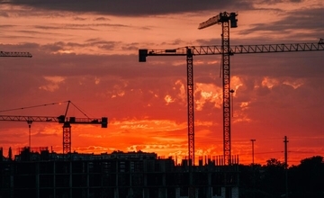 قیمت ملک در دور باطل؛ بازار مسکن در تله قیمت‌سازی سازندگان خرد