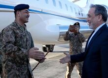 العربیه به نقل از منبع ایرانی: عراقچی درخواست‌های ایران را به پاکستان تحویل داد/ به اسلام‌آباد گفته شد که به بند‌های ده‌گانه پایبند هستیم
