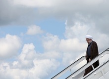 روحانی وارد آستانه شد