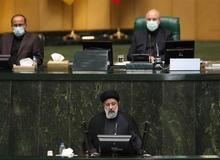 حمله ارگان مطبوعاتی دولت انقلابی به مجلس همسو: چرا مدام بر معیشت معلمان تکیه می‌کنید؟/ انتظار می‌رفت با مجلس و دولت یکدست، نمایندگان به حقوق دانش‌آموزان توجه می‌کردند
