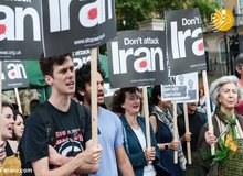 تظاهرات‌ ضد جنگ مقابل مقر پارلمان انگلیس