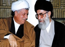 روایت هاشمی رفسنجانی از صحبت‌های آیت‌الله خامنه‌ای درباره نحوه درگذشت پدرشان و مشکلات مالی زمان جوانی