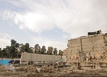 علی رغم وعده های رئیس بنیاد مستضعفان ساخت و ساز در منطقه  ١٢ با ممنوعیت میراث فرهنگی روبرو است!/ اما و اگرهای پلاسکوی جدید