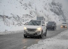 بارش برف و باران در ارتفاعات چالوس/ ترافیک نیمه‌سنگین در محورهای شمالی