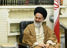 حسینی بوشهری بر صندلی آیت الله یزدی نشست