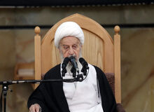 مکارم شیرازی: هیچ نشانه‌ای از فرهنگ غرب نباید در نظام آموزشی وجود داشته باشد