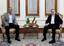 دیدار عاصم منیر با عراقچی