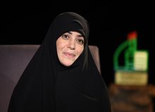 الهام چرخنده در تلویزیون: هنرمندان خائنی که رفتند، ایمیل می‌زدند تا بقیه را هم ببرند / سازمان‌های هنری و فرهنگی با بودجه میلیاردی، چرا هنرمندانی که ماندند را طبق نظر حضرت آقا جذب نمی‌کنند؟