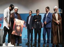 تتلو با کدام سیاست‌مداران دم خور شد؟