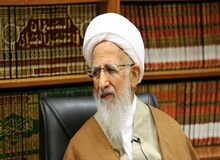 آیت الله جوادی آملی: اگر بین مردم و نان مردم فاصله بیافتد دیگر خبری از دین نخواهد بود