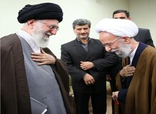 آیت الله مصباح یزدی خطاب به مسئول ارتباطات حوزوی آیت الله خامنه ای: به نیابت از بنده پای رهبری را ببوسید
