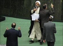 مجلس از پاسخ وزیر دادگستری به سوال قاضی پور قانع شد
