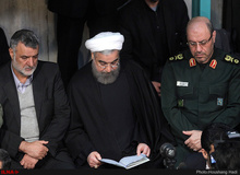 رییس‌جمهور بر مزار آیت‌الله هاشمی حاضر شد