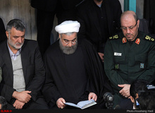 رییس‌جمهور بر مزار آیت‌الله هاشمی حاضر شد